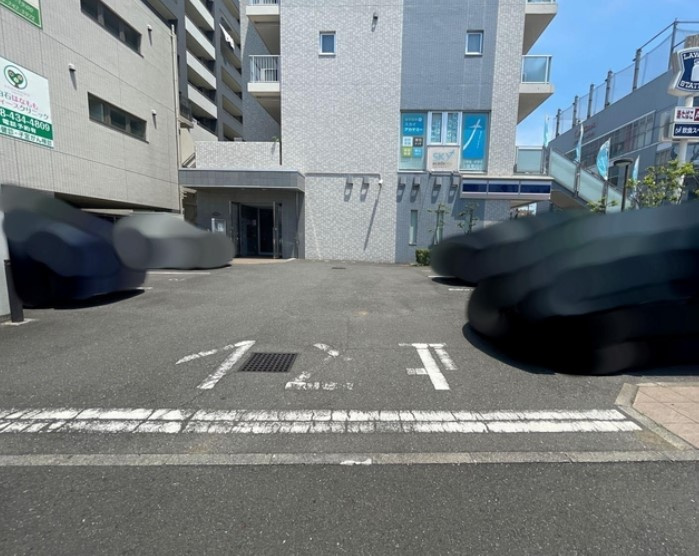 ハック北戸田クレシアの駐車場