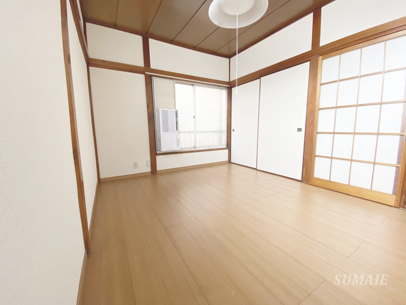 メゾン志賀の洋室|6帖の洋室です☆