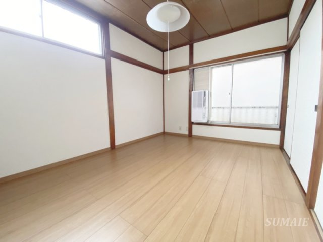 メゾン志賀の居間・リビング|6帖の洋室です☆