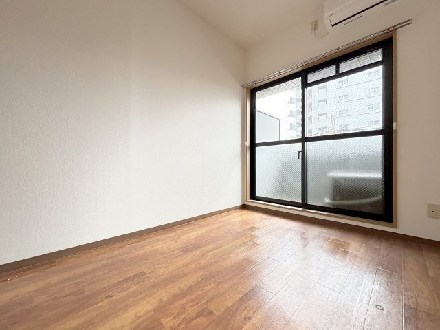 エスリード新大阪Ⅷの洋室