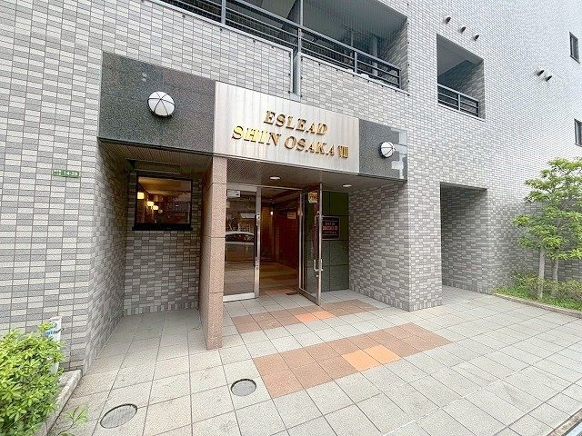 エスリード新大阪Ⅷのエントランス
