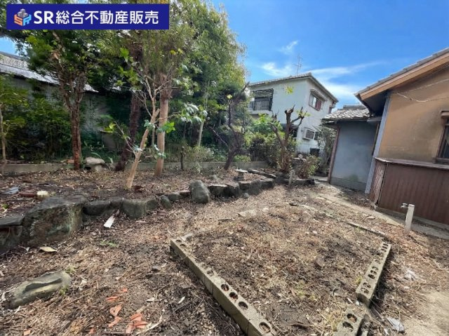 中石切町4丁目中古戸建の庭|広々とした庭もあり、家庭菜園、お子様の遊び場、ドッグラン等多用途に使えます！