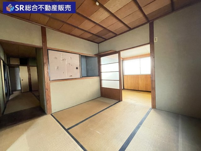 中石切町4丁目中古戸建の子供部屋|和室4.5帖。築年数相応の劣化が見られ、リフォームは必要になります。間取り変更工事もオススメです！