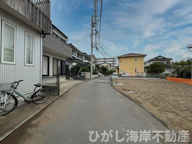 茅ヶ崎市小和田３丁目　売地　全2区画の前面道路含む現地写真|現地外観