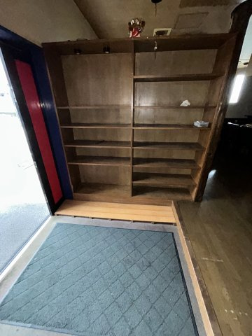 小野市王子町テナントの玄関