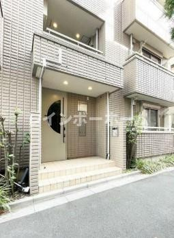 シャルム日本堤のエントランス