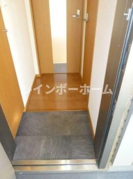 シャルム日本堤の玄関
