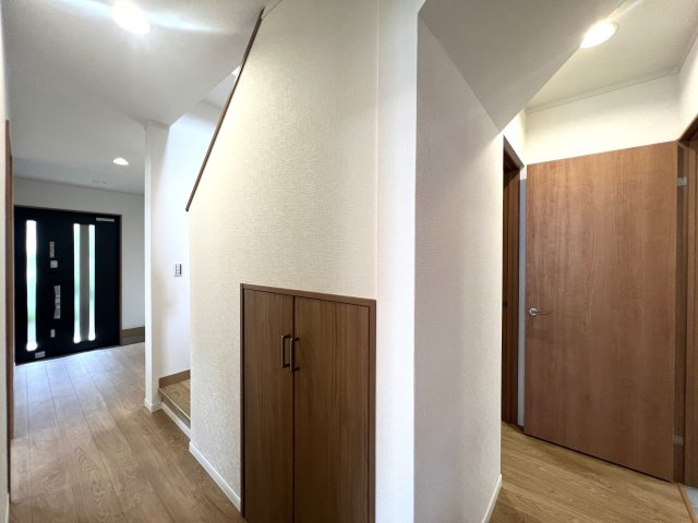 希少な５ＬＤＫのゆとりある間取り◎住めちゃうくらい広い屋根裏収納もついてます♪学校や公園も近く、子育て環境としてもＧＯＯＤ☆な『都筑区牛久保東２丁目』リフォーム戸建の内装|中はこのようになっています