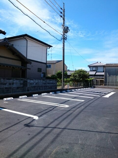ヒルトップイイダⅡの駐車場
