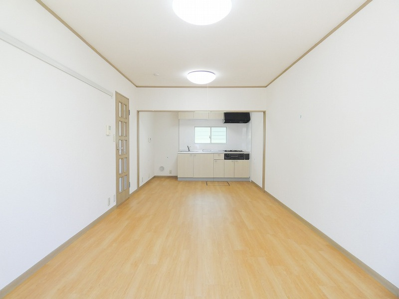ブリージングタウン百草園の居間・リビング