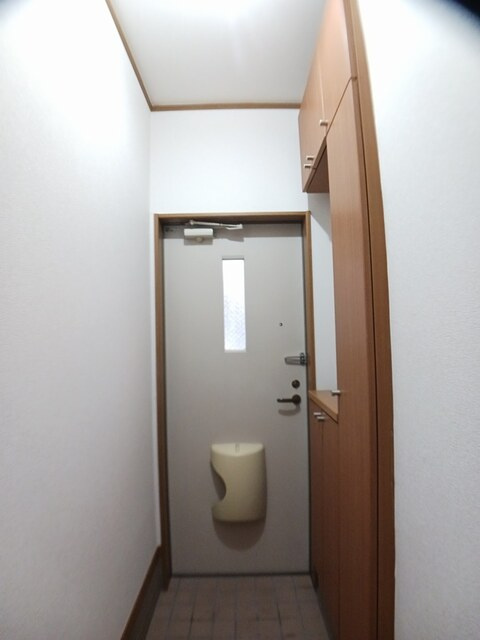 エアリーヴィラ壱番館の玄関|収納もある玄関です