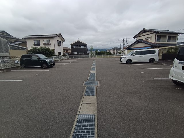 パレス・シンフォニーの駐車場