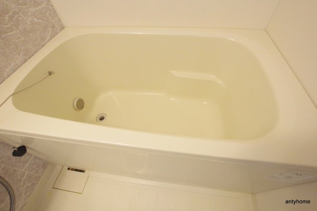 フレール江坂レジデンシャル 仲介手数料無料の浴室
