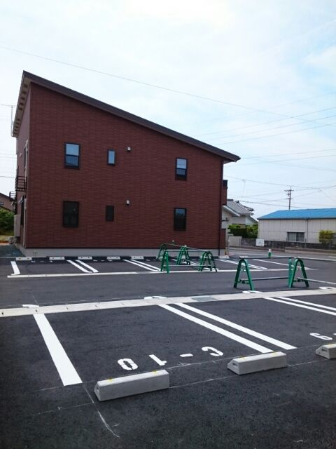ヒルトップイイダⅣの駐車場