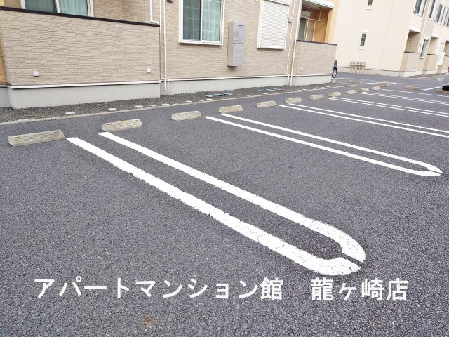 プレ・アビタシオン土浦Ⅲの駐車場