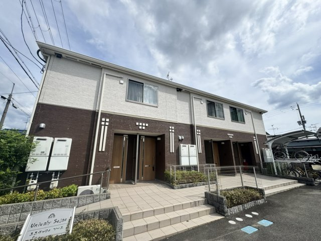 ユニヴァリィソーエの外観