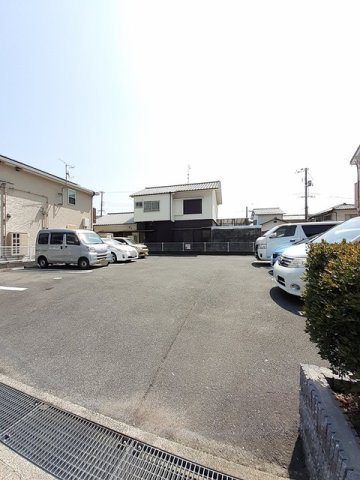 プリュジュール　ジャンの駐車場|駐車場完備です