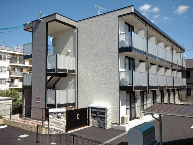 レオパレスあさひの外観|落ち着いた雰囲気の外観です
