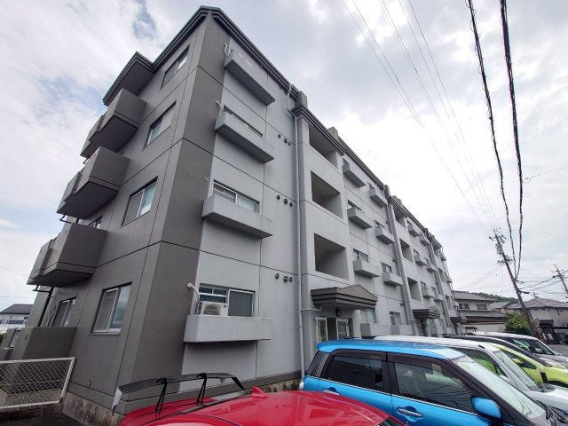 プラザすずきの外観
