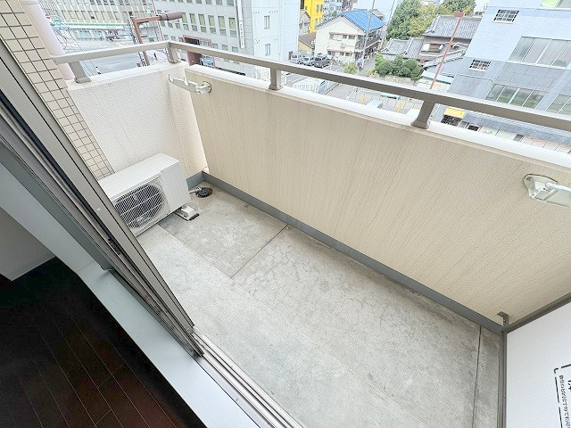 イーストコート新大阪のバルコニー