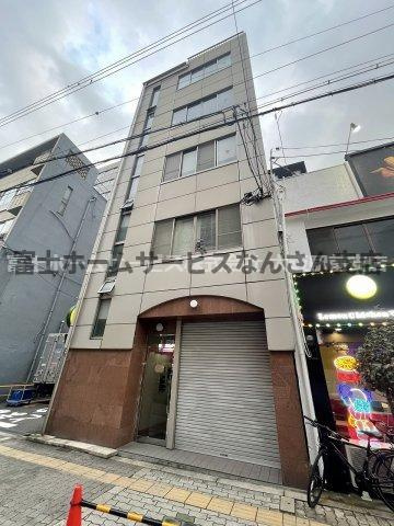 エンポリウムビルの外観