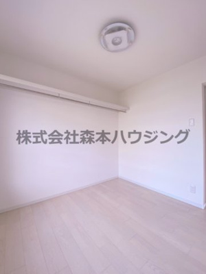 【洋室】 | 　香里三井I住宅 | 使い勝手のいい洋室です