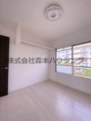 【洋室】 | 　香里三井I住宅 | 個人の部屋や寝室として使える洋室です