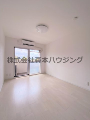 【洋室】 | 　香里三井I住宅 | 明るい洋室です