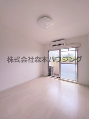 【洋室】 | 　香里三井I住宅 | 個人の部屋や寝室として使える洋室です