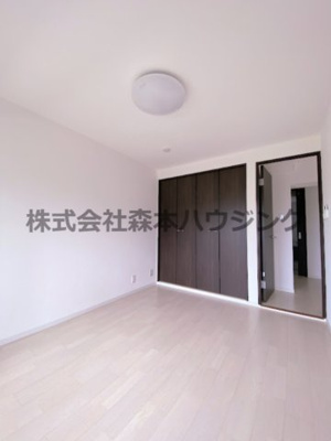 【寝室】 | 　香里三井I住宅 | 落ち着いて過ごせるお部屋なので、寝室にいかがでしょうか