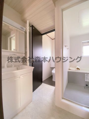 【洗面所】 | 　香里三井I住宅 | スペースが確保できる洗面所です
