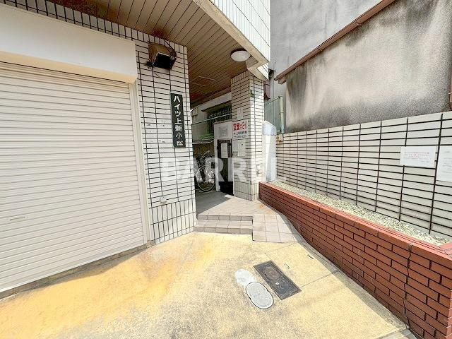 ハイツ上新小松のエントランス