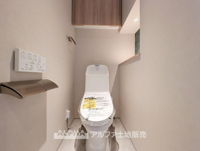 レクセルマンション東村山のトイレ|【Clean Toilet】
◆温水洗浄便座◆TOTO製のウォッシュレット一体型を採用。フチレス仕様で日々のお手入れにも配慮されています。