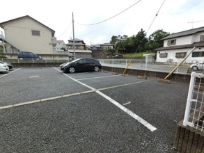 【駐車場】
