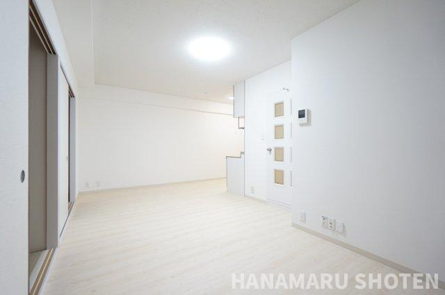 布施ビルⅠの居間・リビング|物件、駅でお待ち合わせでのご案内歓迎！