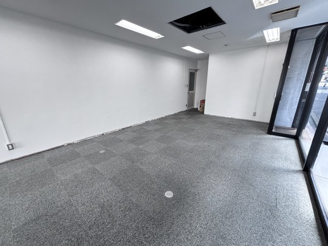 大阪市中央区谷町１丁目の店舗事務所の内装