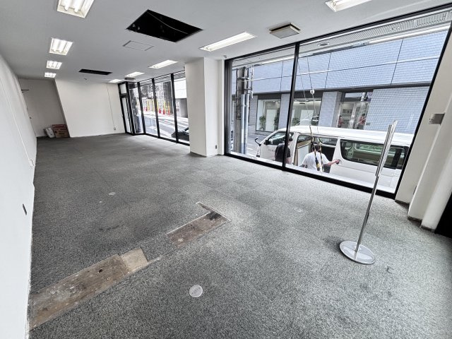 大阪市中央区谷町１丁目の店舗事務所の内装
