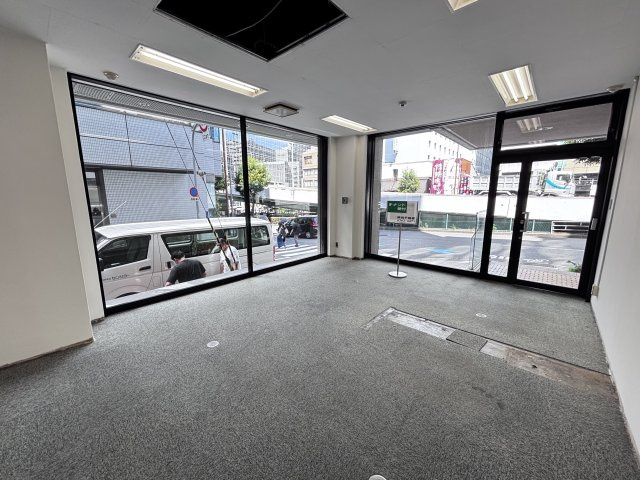 大阪市中央区谷町１丁目の店舗事務所の内装