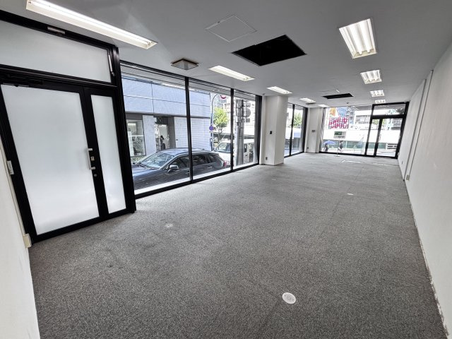 大阪市中央区谷町１丁目の店舗事務所の内装