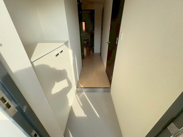 東明マンション壱番館の玄関