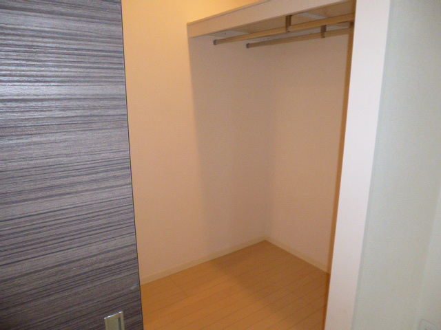 グランマスト茶屋町Aの収納|ウォークインクローゼット