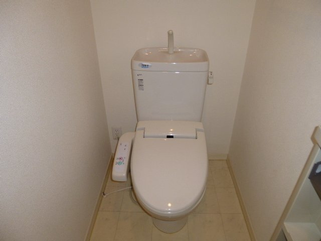 グランマスト茶屋町Aのトイレ|シャワー付きトイレ
