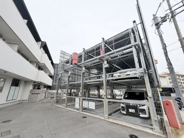 サンクラッソ塚口の駐車場