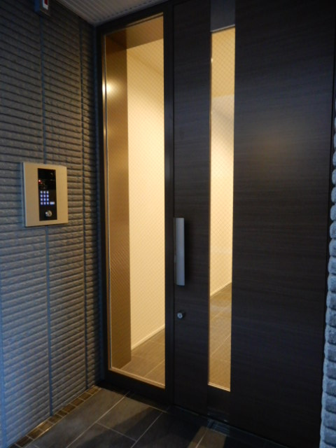 E-maison 中延のエントランス