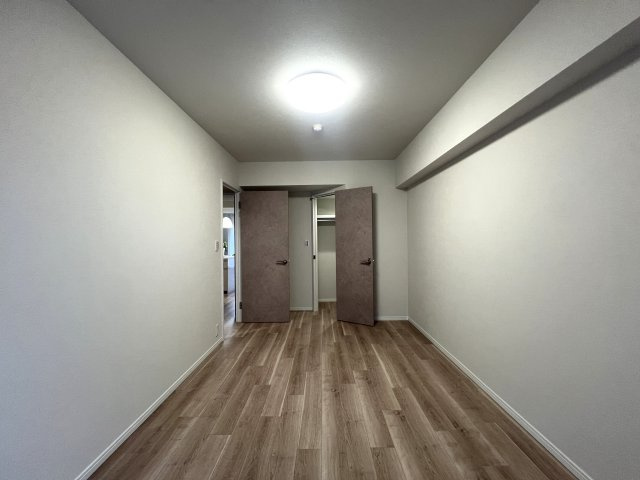 全１０棟のビッグコミュニティ☆充実した共用施設も魅力♪お部屋は全室にウォークインクローゼット付きって嬉しくないですか♪な、【港北ニュータウンイオ７番館】リフォームの洋室|きれいな洋室です