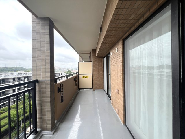 全１０棟のビッグコミュニティ☆充実した共用施設も魅力♪お部屋は全室にウォークインクローゼット付きって嬉しくないですか♪な、【港北ニュータウンイオ７番館】リフォームのバルコニー|バルコニー付きです