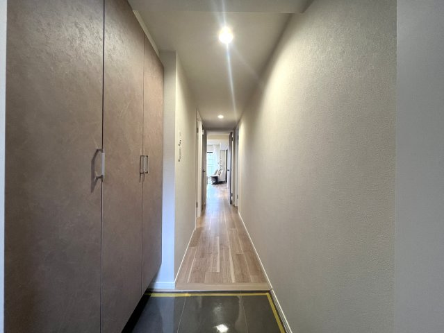 全１０棟のビッグコミュニティ☆充実した共用施設も魅力♪お部屋は全室にウォークインクローゼット付きって嬉しくないですか♪な、【港北ニュータウンイオ７番館】リフォームの玄関|玄関です