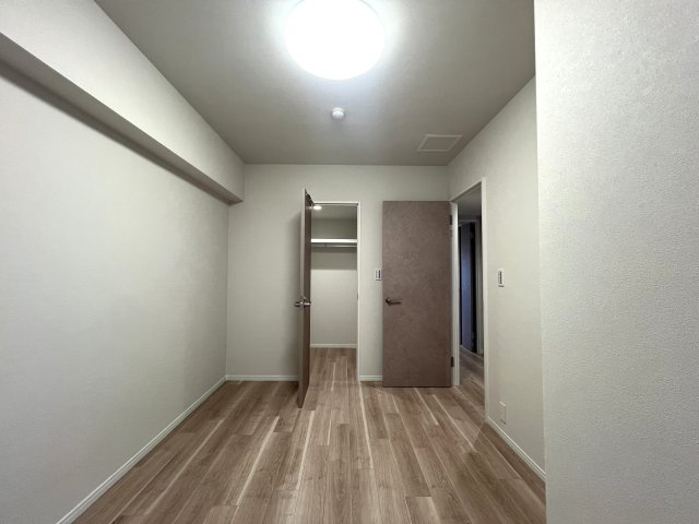 全１０棟のビッグコミュニティ☆充実した共用施設も魅力♪お部屋は全室にウォークインクローゼット付きって嬉しくないですか♪な、【港北ニュータウンイオ７番館】リフォームの洋室|スタンダードな洋室です