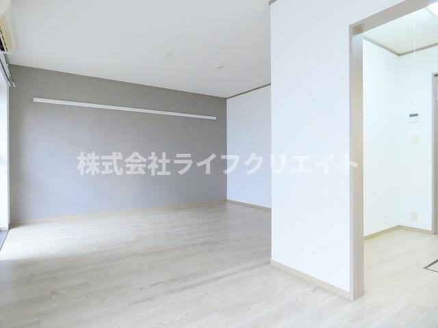 ブリージングタウン百草園の居間・リビング