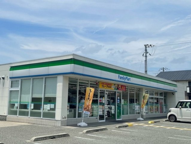 アメニティー北平野Ａの周辺|ファミリーマートまで200m